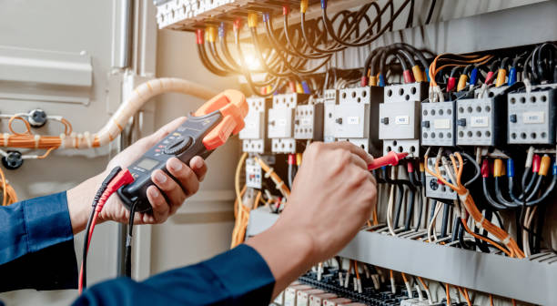 Best Affordable Emergency Electrician  in Parkwood, CA